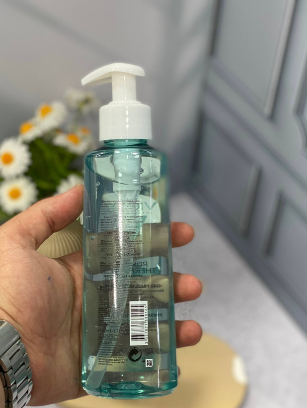 ژل شست و شوی صورت ویشی
